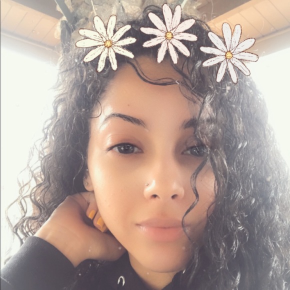 Meet your Posher, Dee - Picture 1 of 1